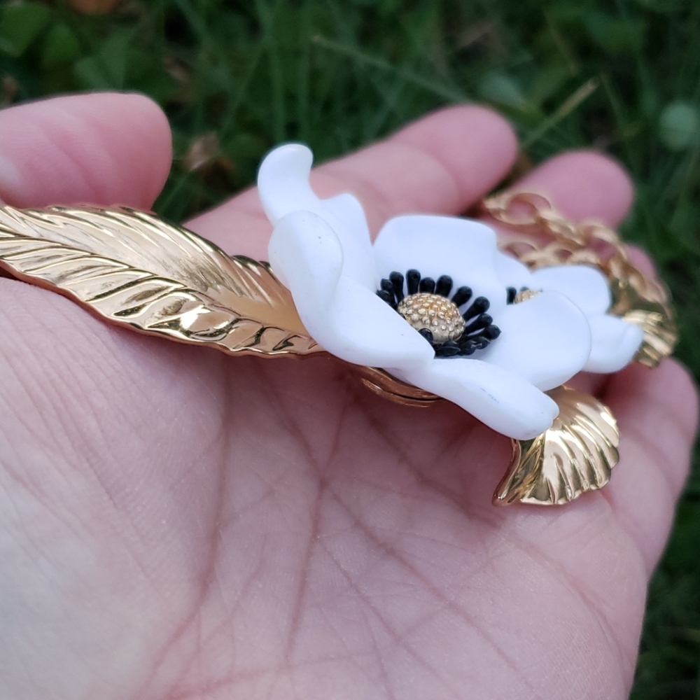 Vtg Louis Feraud Lucite Flower Leaf Necklace - Picture 8 of 14